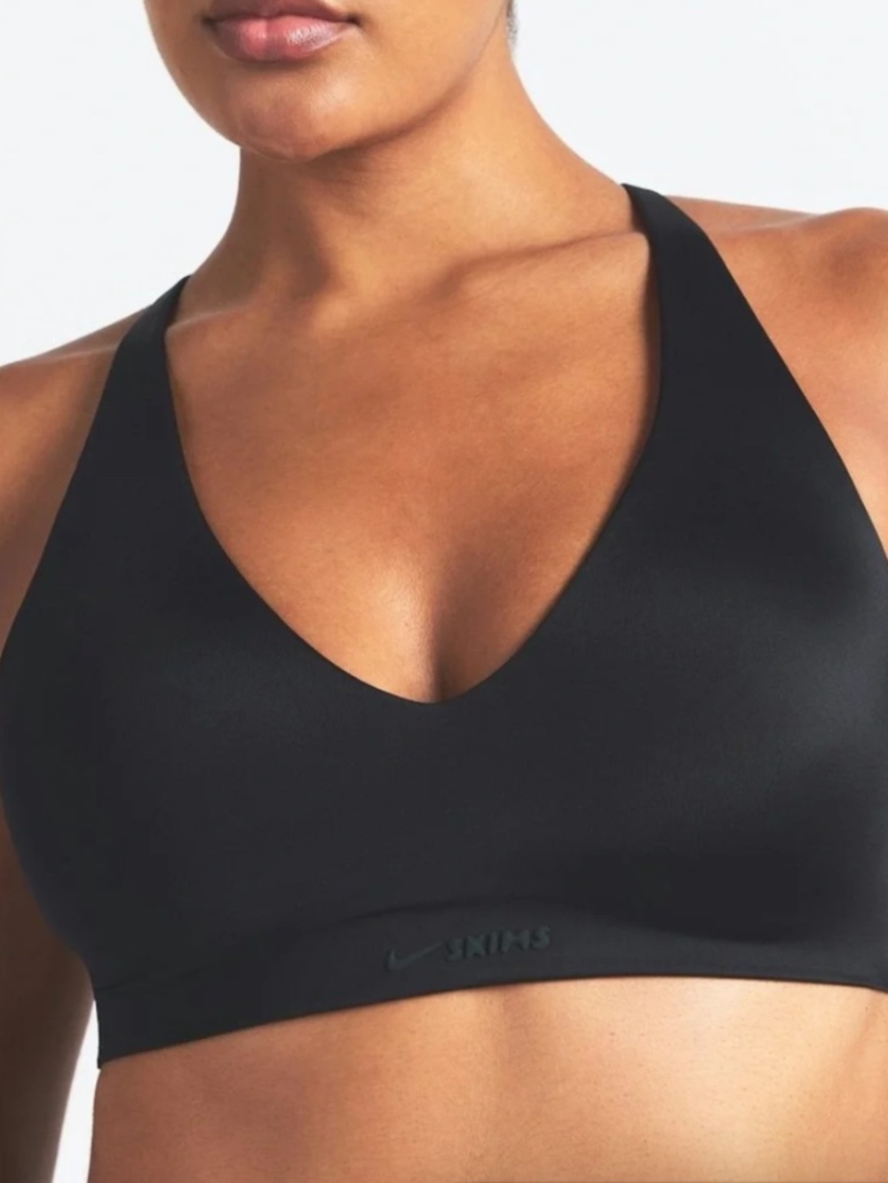 NikeSKIMS Shine V-Neck Bra